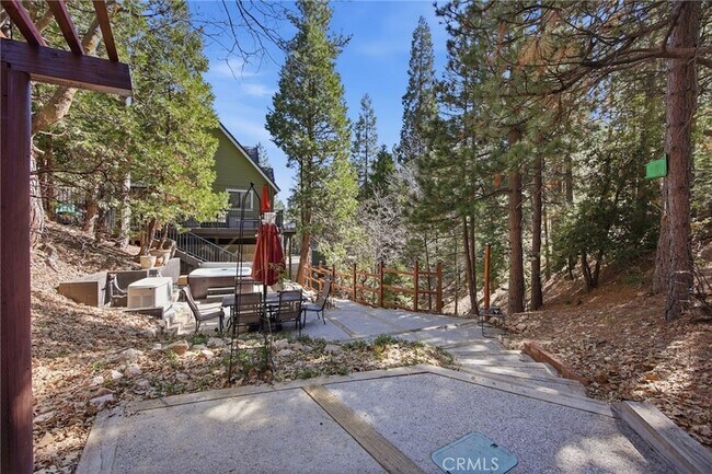 Building Photo - 528 Brentwood Dr