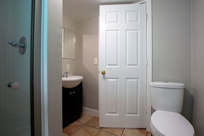 Building Photo - 1 Bedroom / 1 Bath Tiny House in Blair!