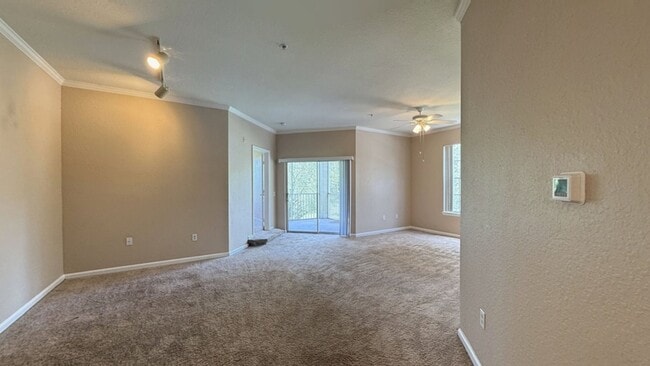 Building Photo - 9301 Crescent Loop Cir