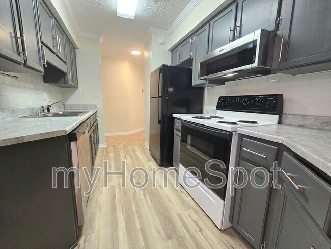 Building Photo - 7225 W Fairfield Dr