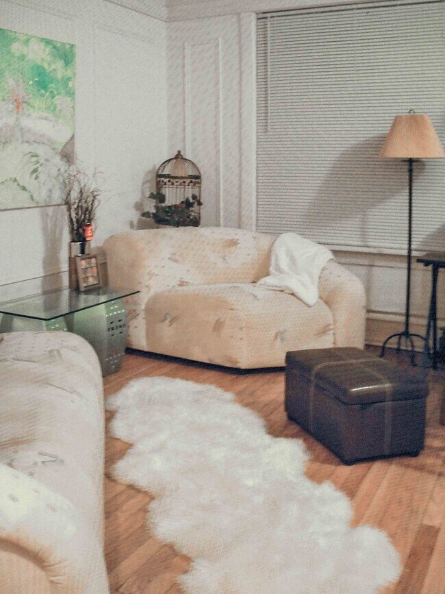 Building Photo - 643 W Arlington Pl