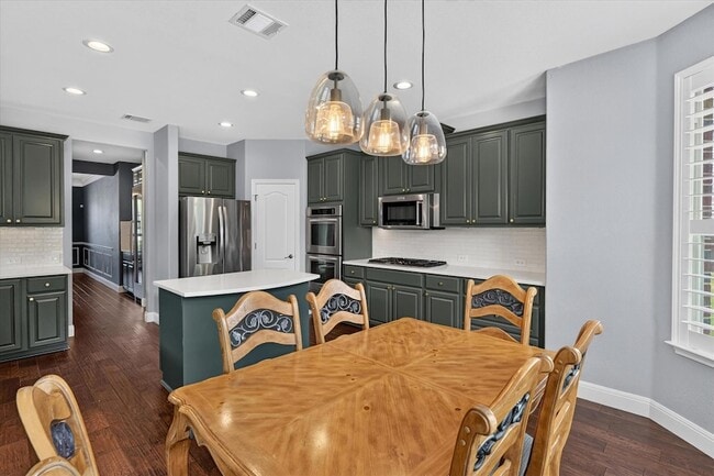 Building Photo - 3010 Lombardi Way