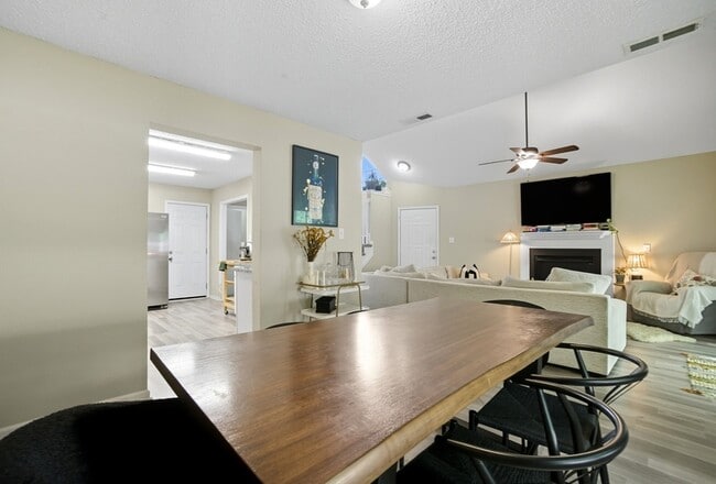 Building Photo - 3729 Peppercorn Way