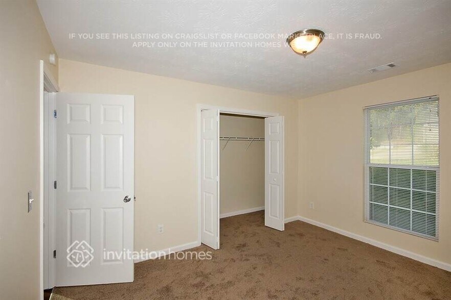 Building Photo - 10 Raven Ct