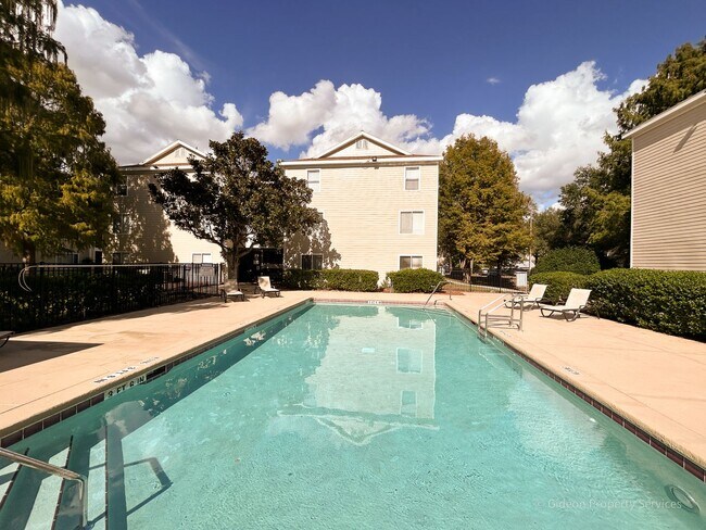 Building Photo - *3800 SW 20th Avenue - University Terrace ...