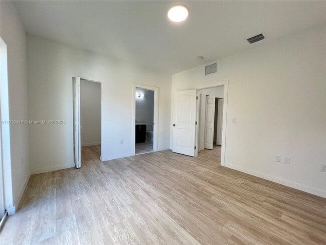 Building Photo - 436 NW 14th Way