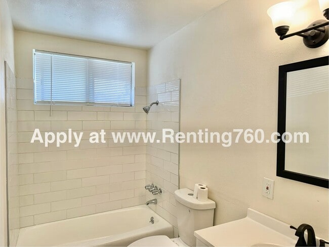 Building Photo - 6365 Linda Lee Dr