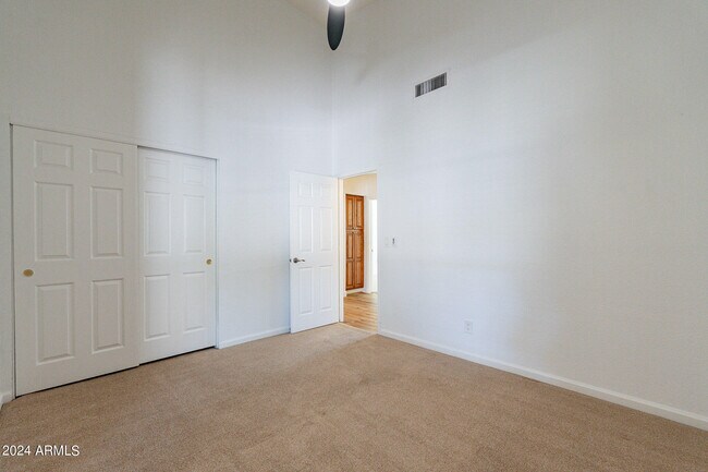 Building Photo - 1449 W Antiqua Dr