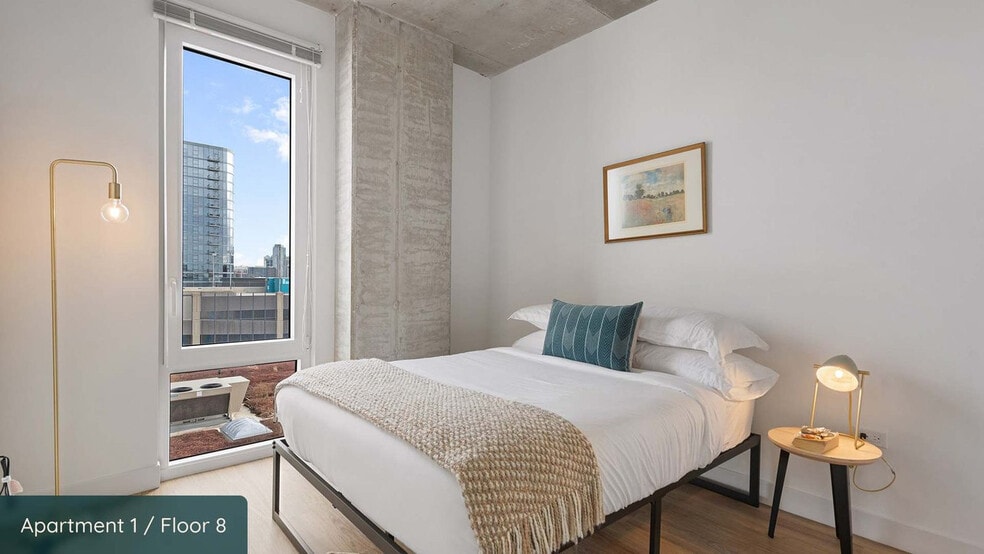 Building Photo - 853 W Blackhawk St