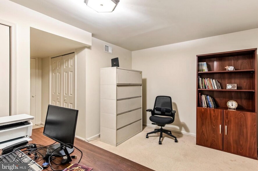 Building Photo - 9620 Hillock Ct