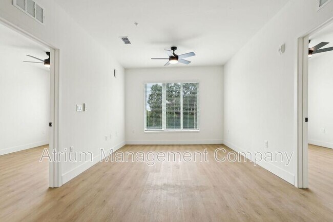 Building Photo - 221 S Bumby Ave