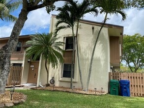 Building Photo - 10925 SW 113th Pl