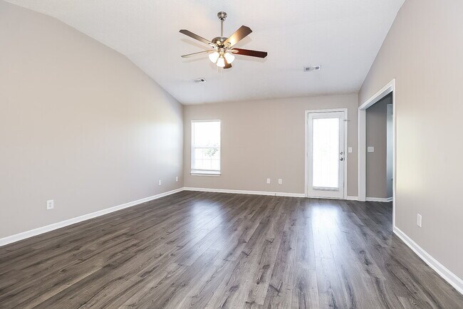 Building Photo - 5011 Deer Creek Ct