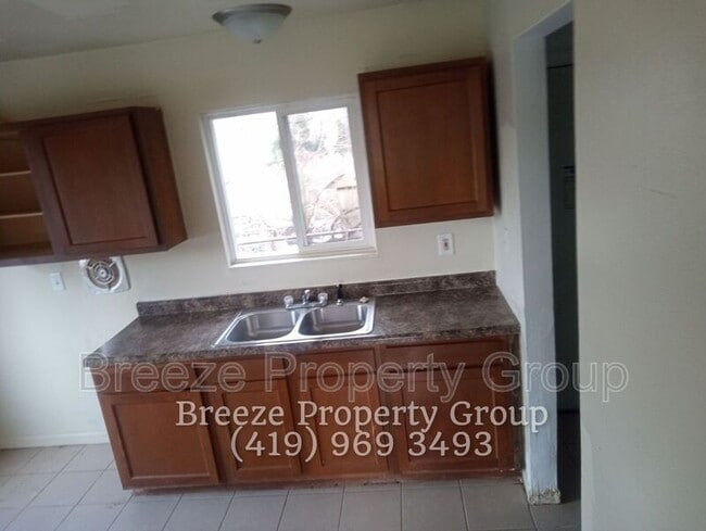 Building Photo - 1531 Freedom St