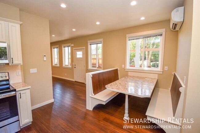 Building Photo - 1797 Mill Alley