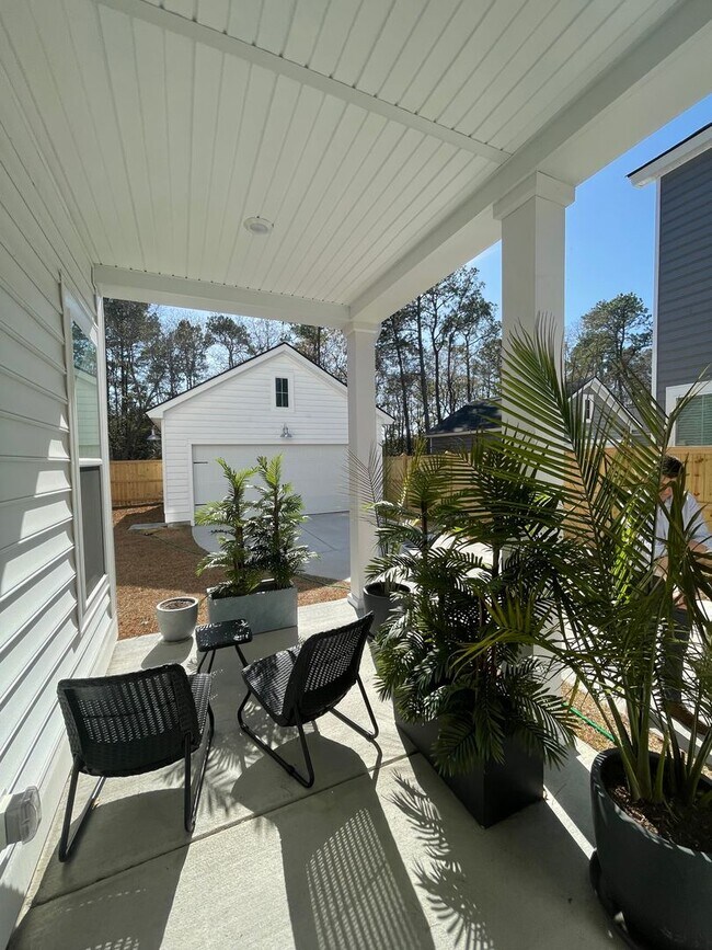 Building Photo - Spacious Johns Island Single Family Home