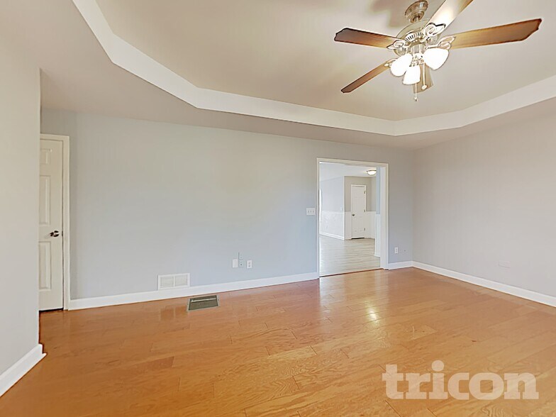 Building Photo - 162 Robbens Dr