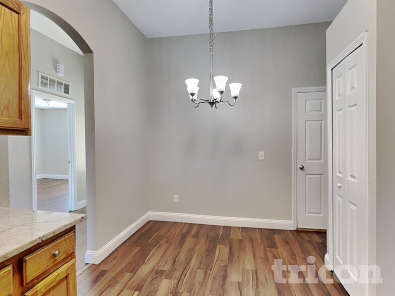 Building Photo - 1559 Guardian Dr