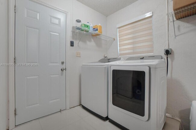 Building Photo - 20560 NW 17th Ave