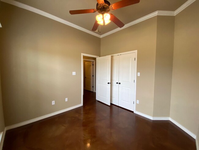 Building Photo - 3032 Silver Saddle Dr