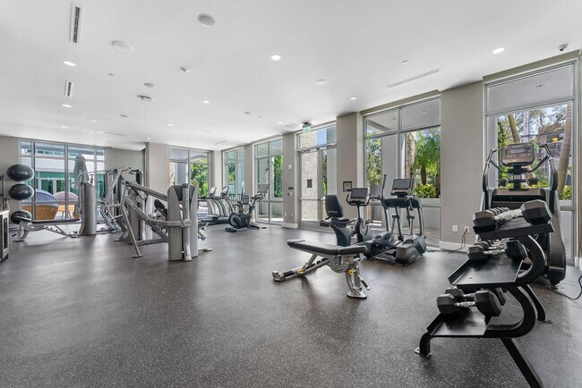 Building Photo - 485 E Royal Palm Rd
