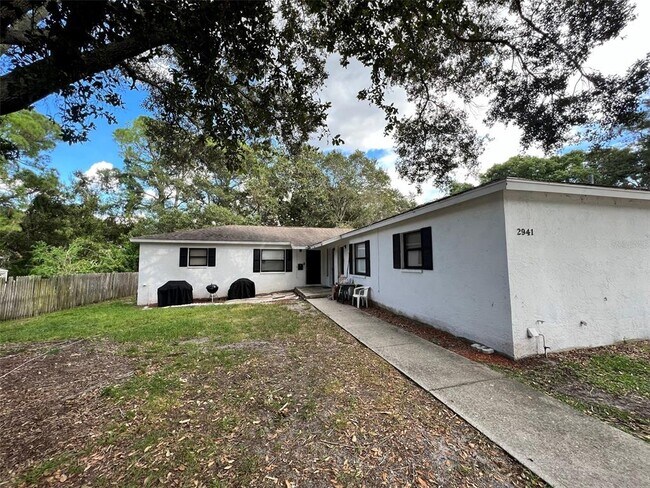 Building Photo - 2941 Shore Dr