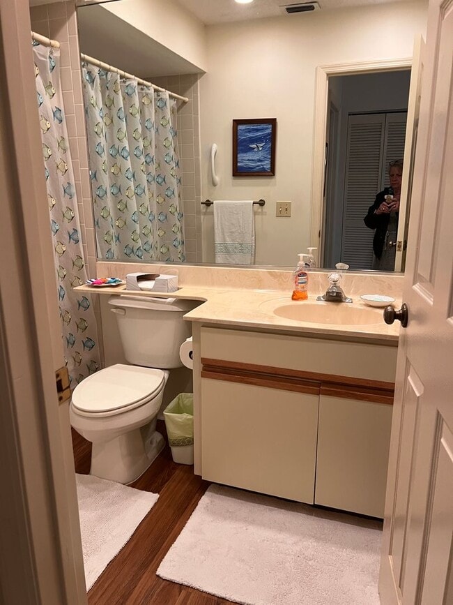 Building Photo - NEWLY LISTED 2BD/2BA/2CG Villa