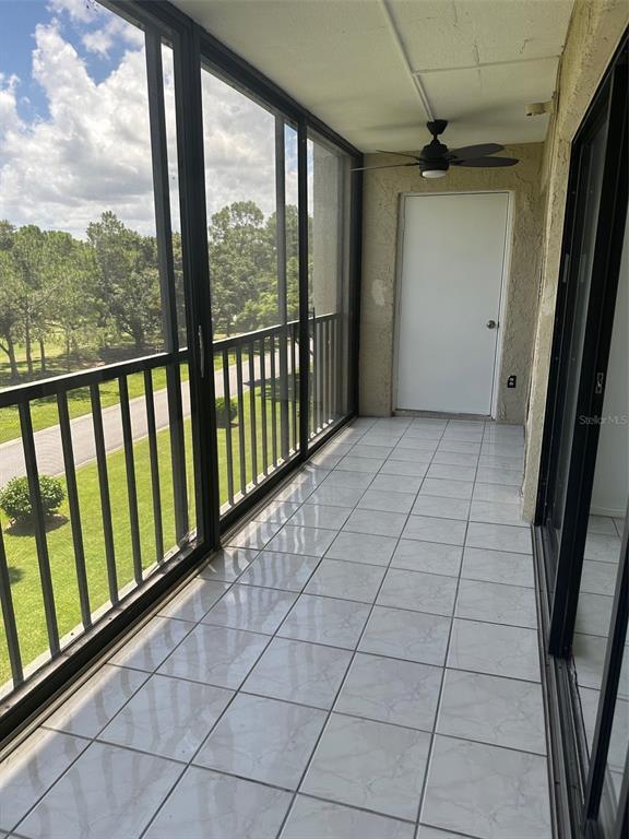 Building Photo - 2700 Cove Cay Dr