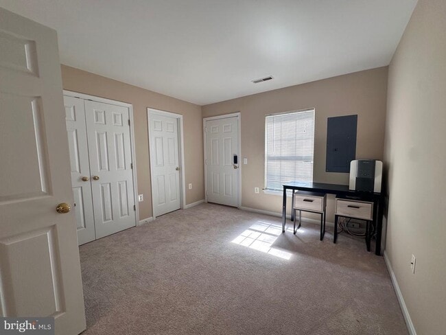 Building Photo - 23098 Fontwell Square