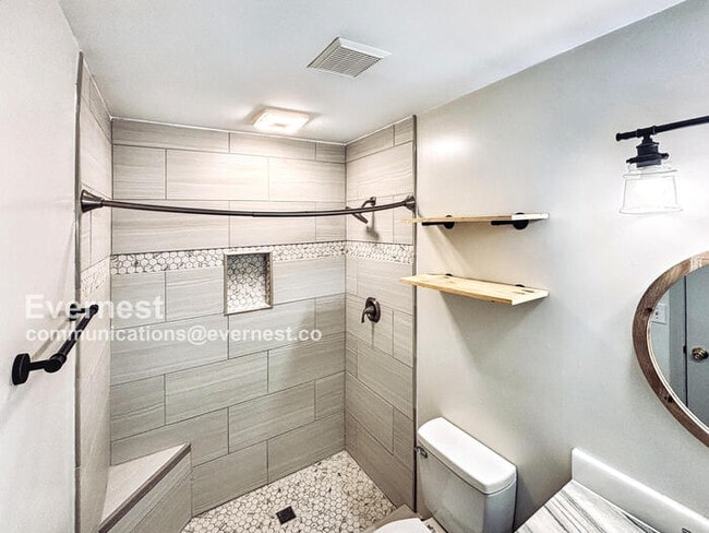 Building Photo - 213 McLaurin Dr