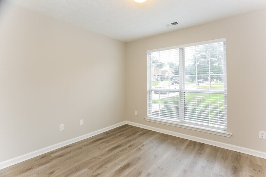 Building Photo - 6265 New Magnolia Pl