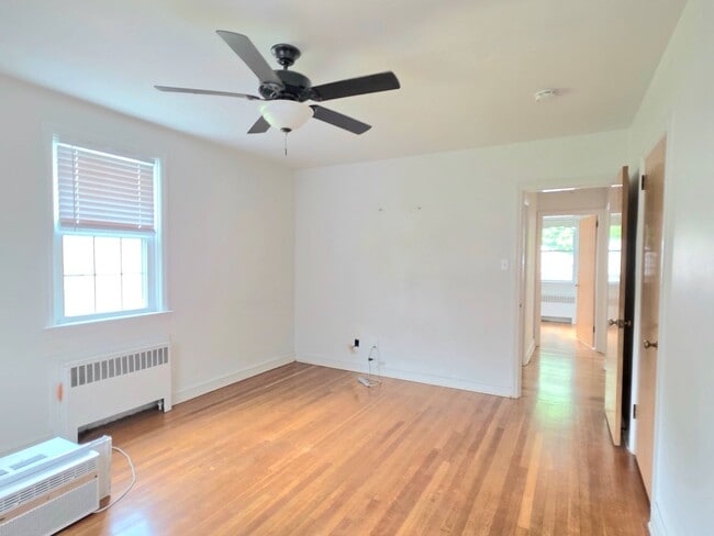 Building Photo - Charming and well-maintained ranch style available now!