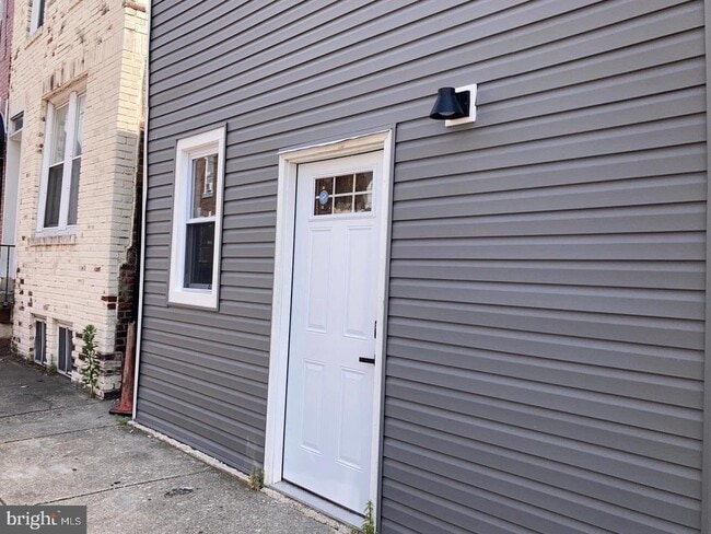 Building Photo - 1815 S 23rd St