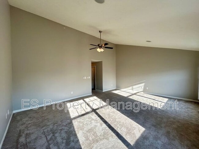 Building Photo - 6606 Reserve Dr