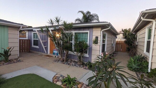 Primary Photo - 4875-4887 Naples St - 4883 (Purple-4)