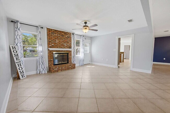 Building Photo - "Charming 4-Bedroom Shalimar Retreat- Power Included With Rent!"