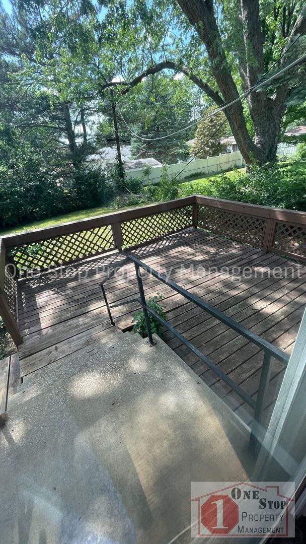 Building Photo - Beautiful 3 Bedroom/ 1.5 Bathroom Home in ...
