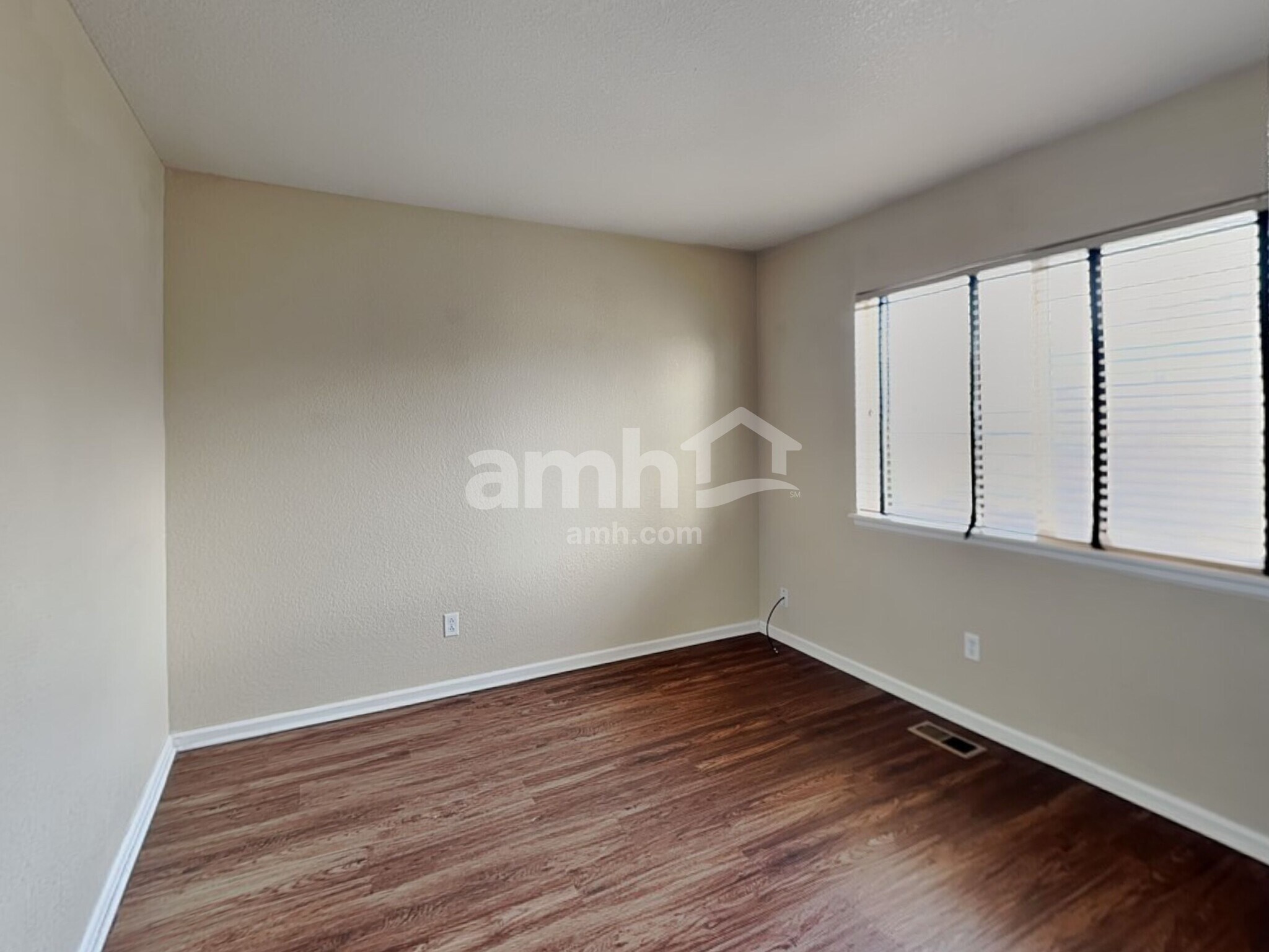 Building Photo - 19746 E 50th Ave