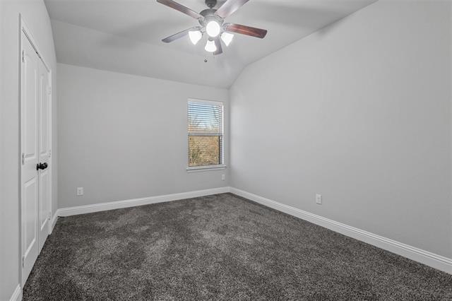 Building Photo - 708 Amber Dr