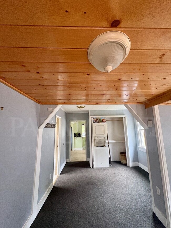 Building Photo - PRICE DROP! Bright & Beautiful Bungalow Near Downtown Port Orchard