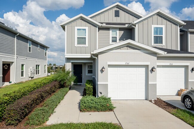 Primary Photo - 757 Stoney Pointe Cir