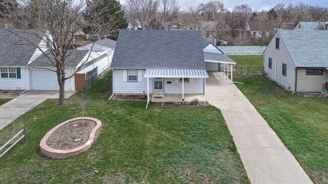 Front - 3430 W Wesley Ave