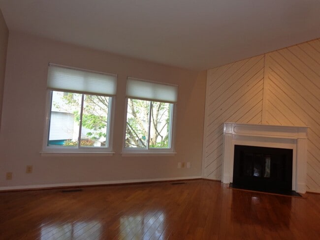 Building Photo - Shadowlawn - Shadow Cove Condominiums