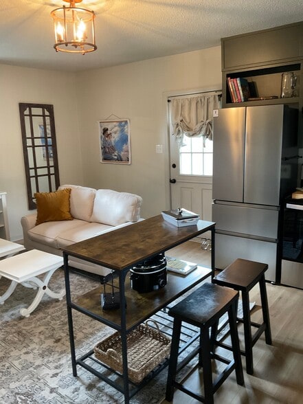 Building Photo - 212 Washington St W