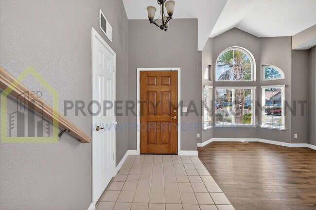 Building Photo - Spacious 3-Bedroom, 3-Bath Home Available