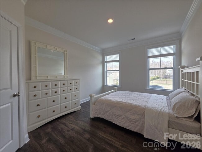 Building Photo - 2216 Skybrook Oaks Dr