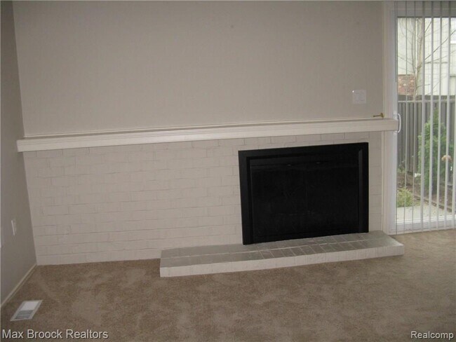 Building Photo - 1859 Wickham St