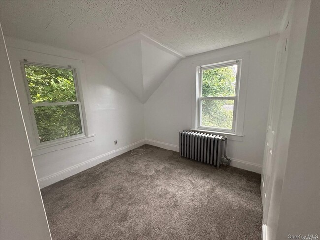 Building Photo - 3 Pine St