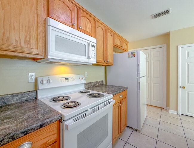 Building Photo - 1558 Devoe St