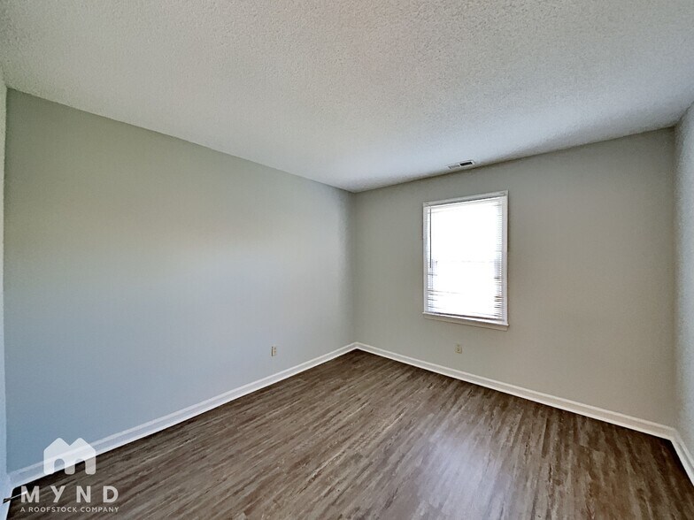 Building Photo - 5 Thensia Ct